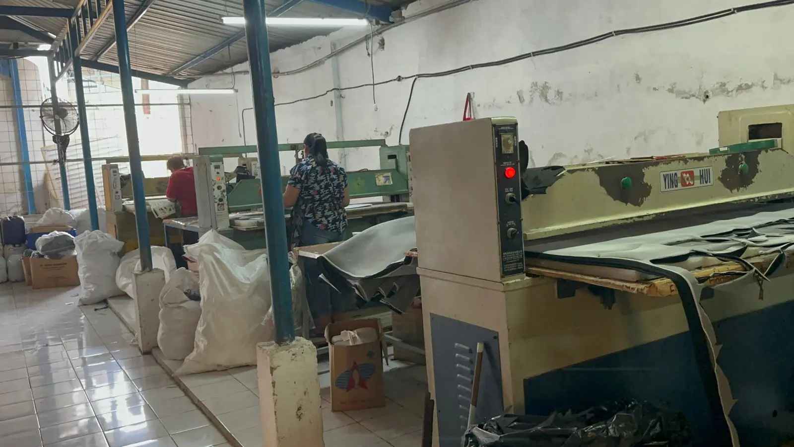 Mesin produksi sepatu 3