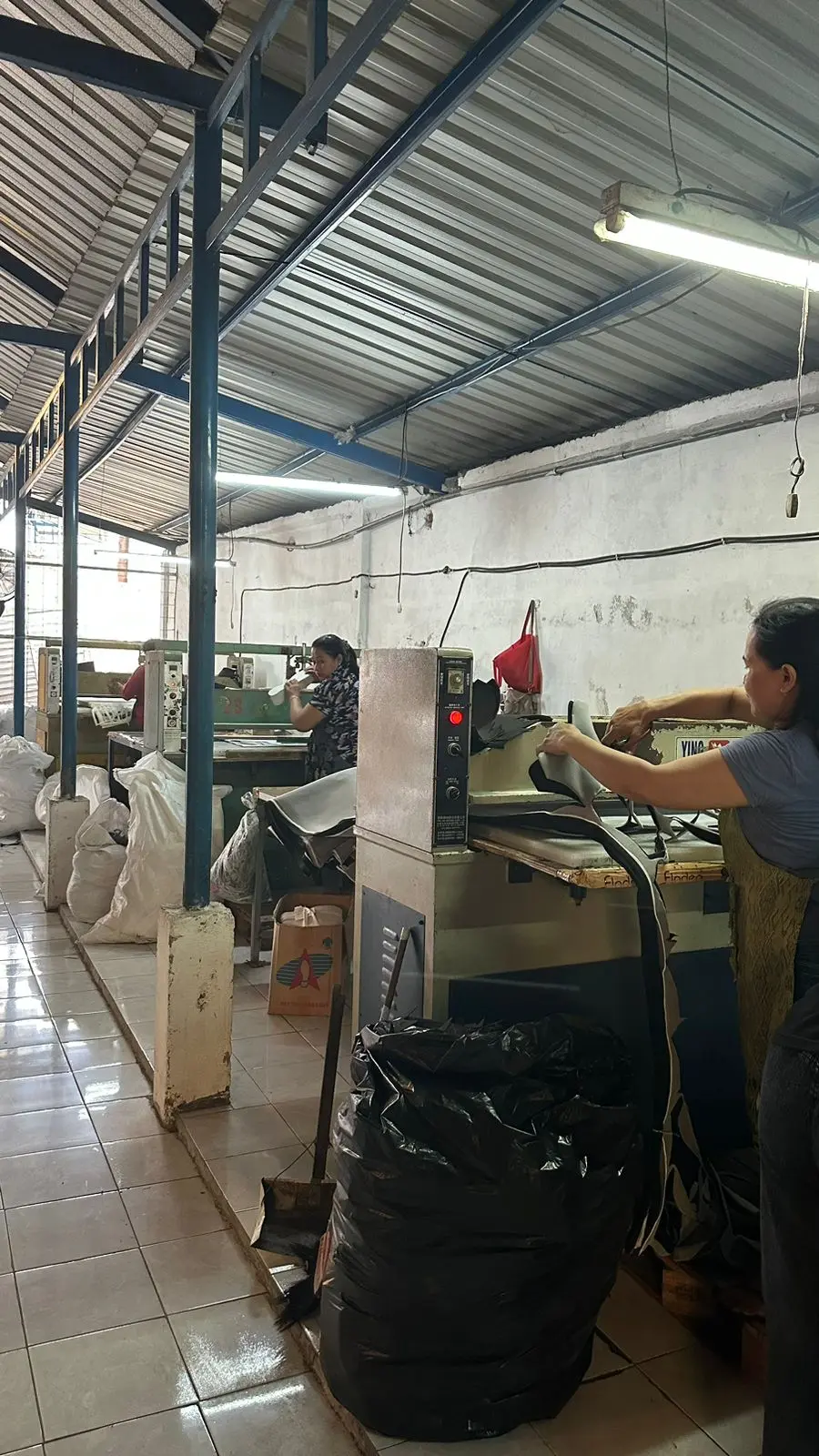 Mesin produksi sepatu 4